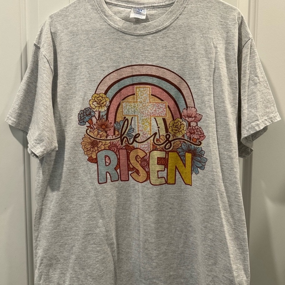 Women’s “He is Risen” tshirt - Picture 3 of 3